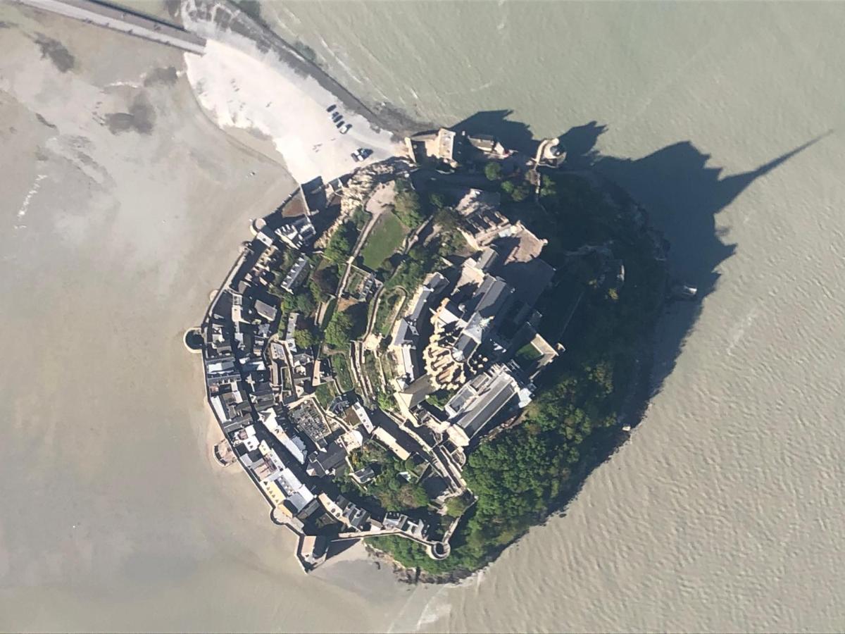 Hébergements situés à 6 kms du Mont Saint Michel Tanis Esterno foto
